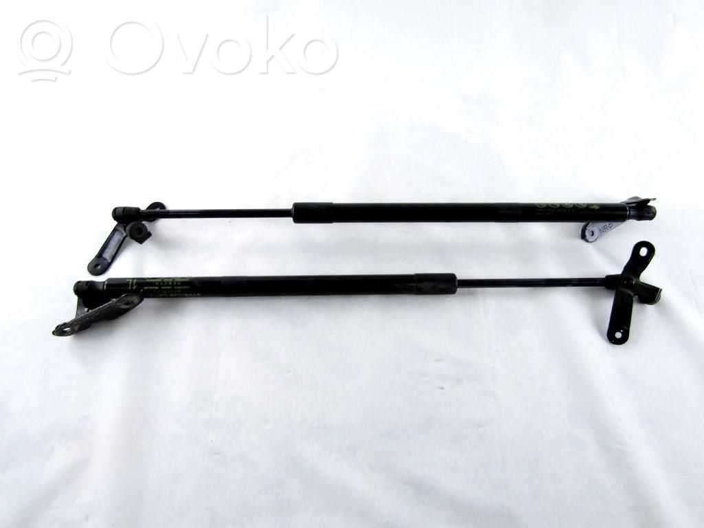 Toyota RAV 4 (XA50) Siłownik maski przedniej 
