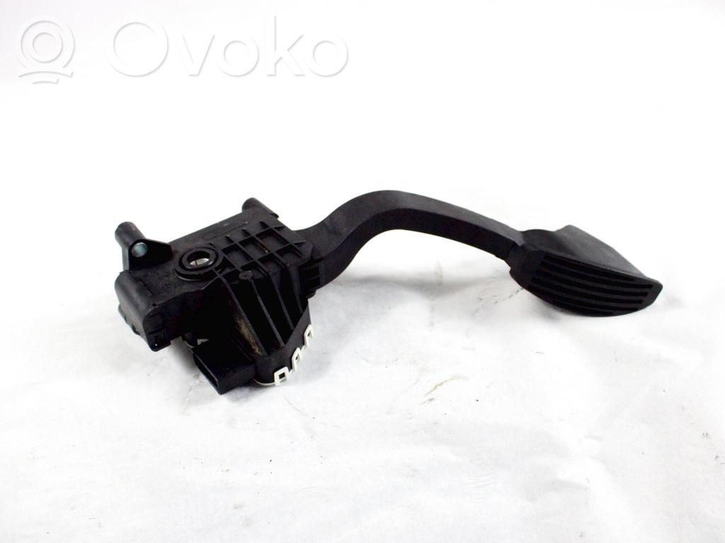 Pedal del acelerador   52097847