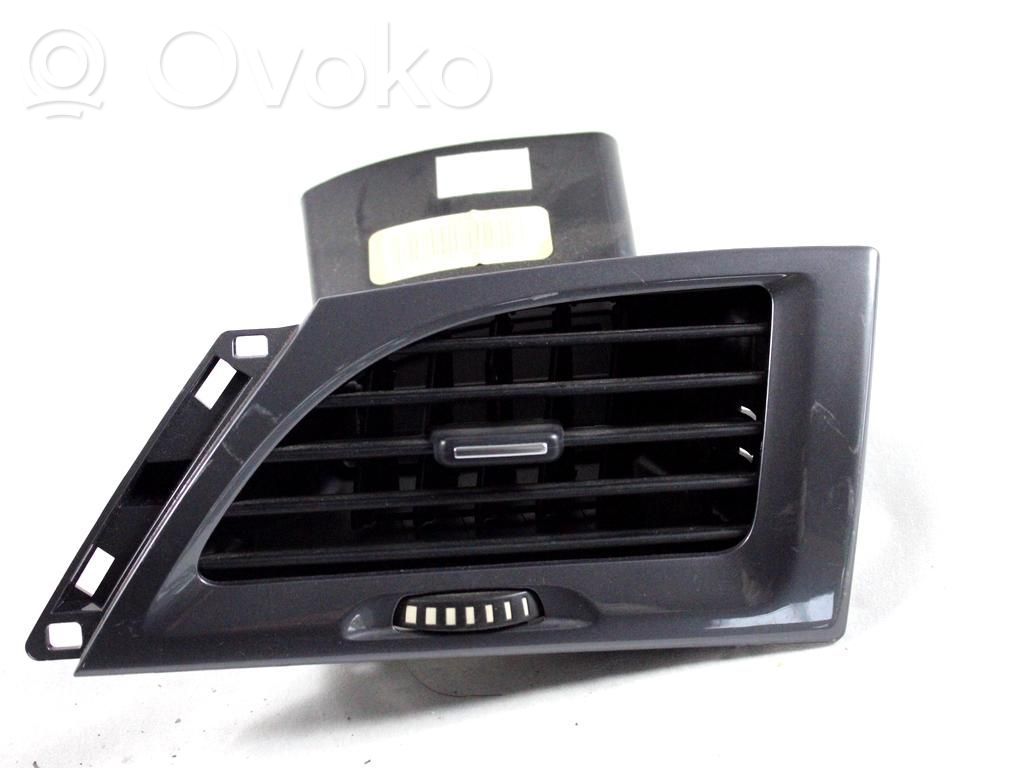 Renault Megane III Grilă ventilație/ramă laterală bord 
