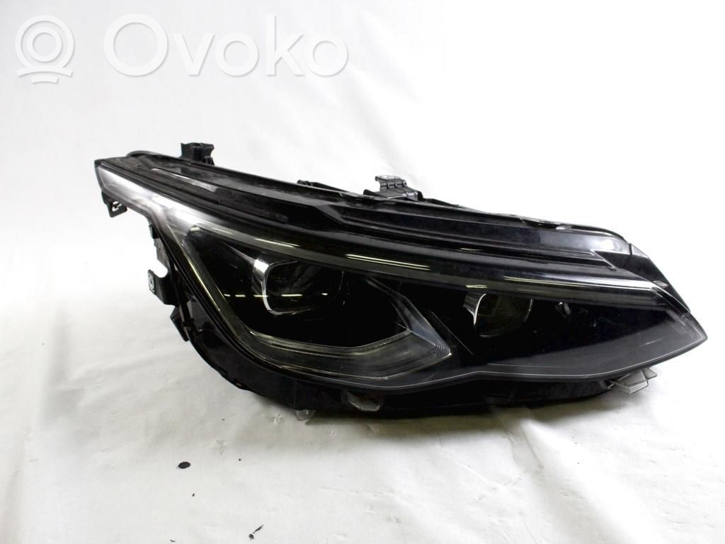 Volkswagen Golf VIII Lampa przednia 