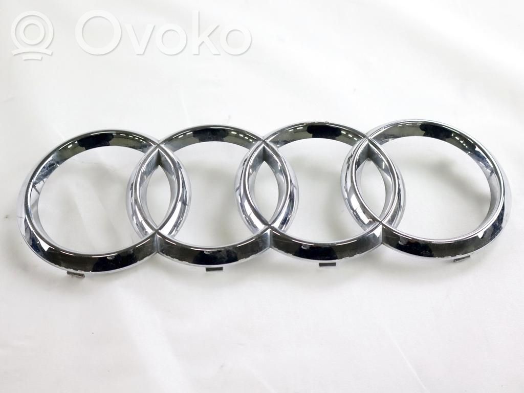 Audi Q8 Siglă fabricant/litere model 