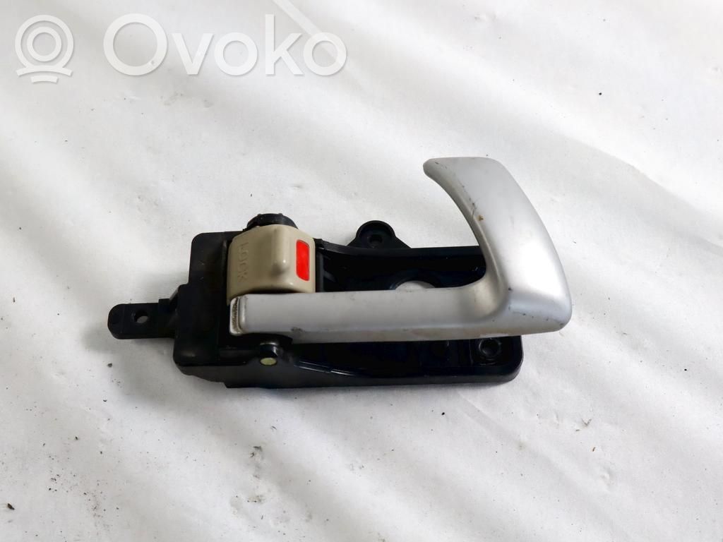 Manecilla interna puerta delantera   82623CM000