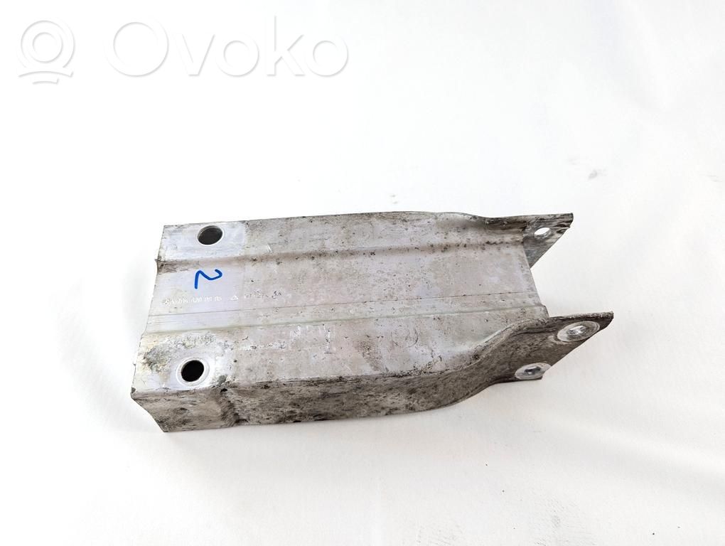 Mercedes-Benz C W204 Staffa di rinforzo montaggio del paraurti anteriore