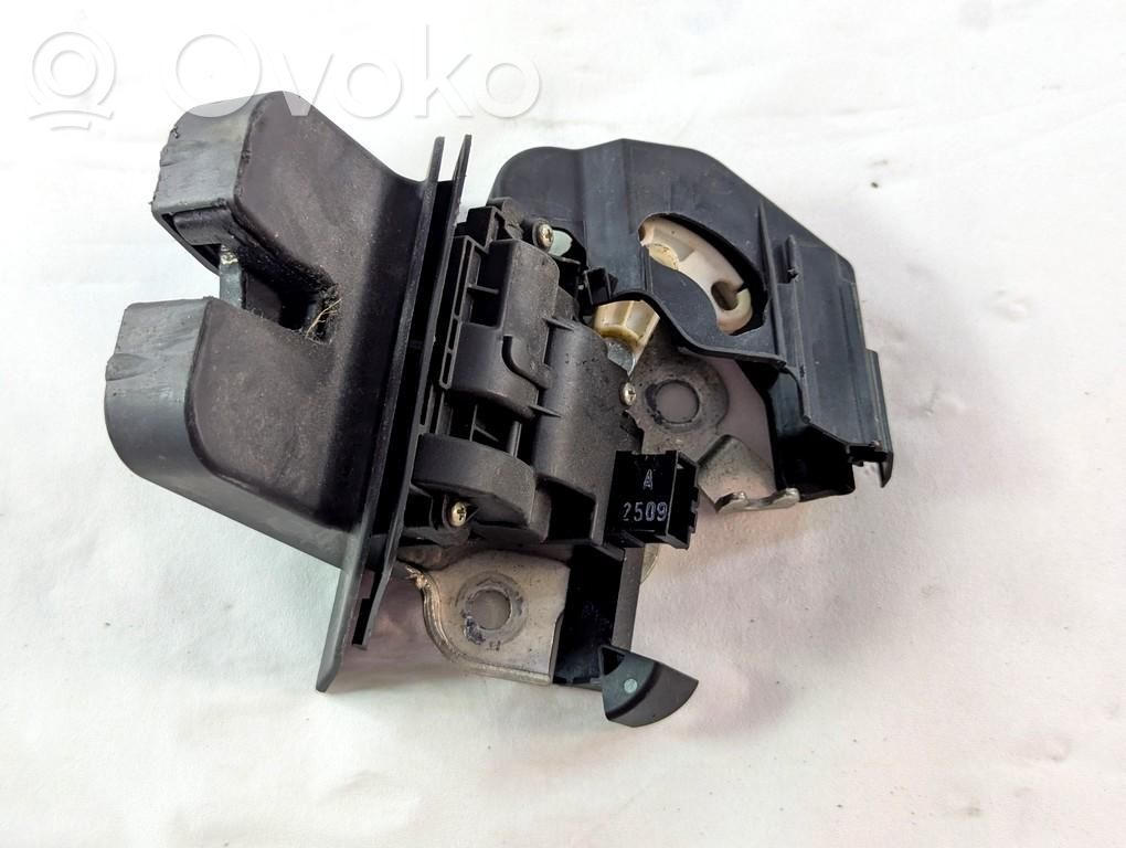 Audi A4 S4 B8 8K Motorino di blocco/chiusura del portellone del bagagliaio