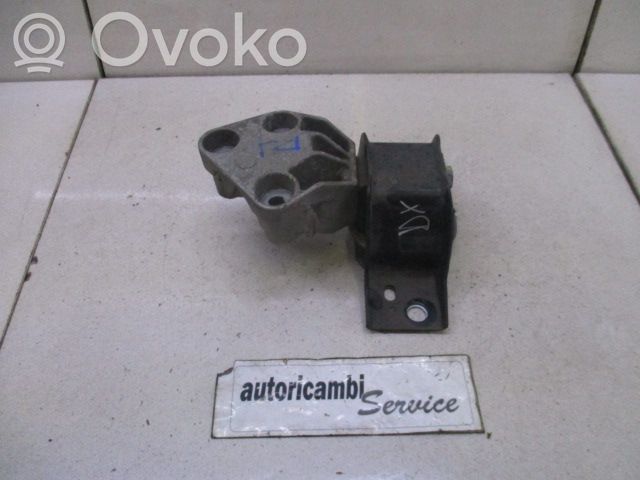 Engine mounting bracket   8200280547