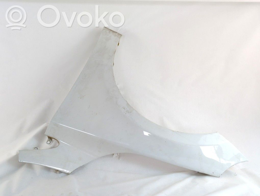 Volvo V40 Sparnas 