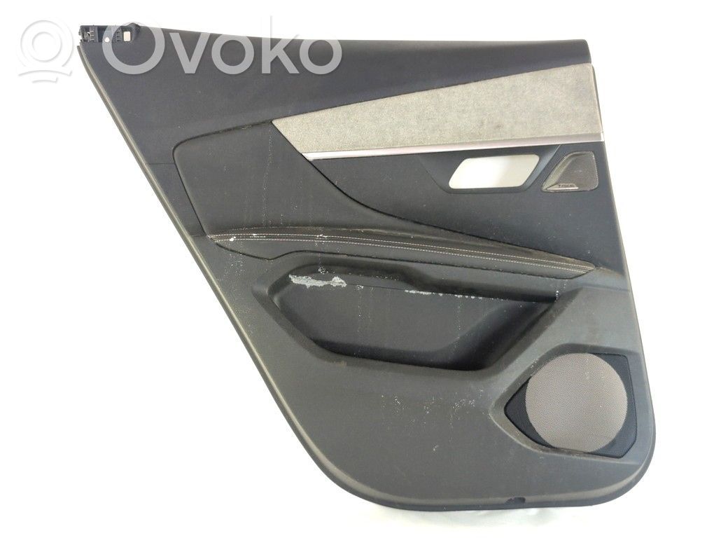 Peugeot 3008 II Takaoven verhoilu 