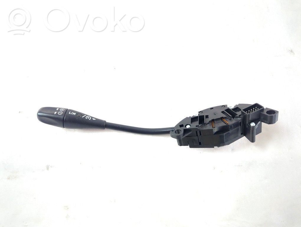 Mercedes-Benz B W245 Butoane/comutatoare pe volan 