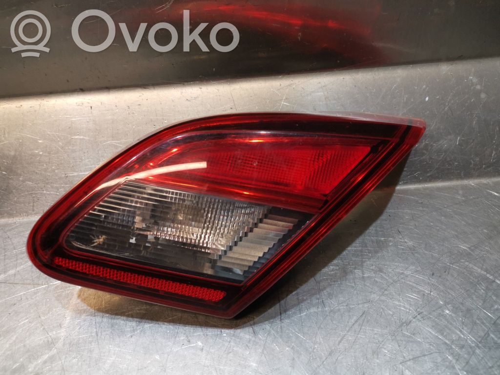 Opel Corsa E Rückleuchte Heckleuchte innen 