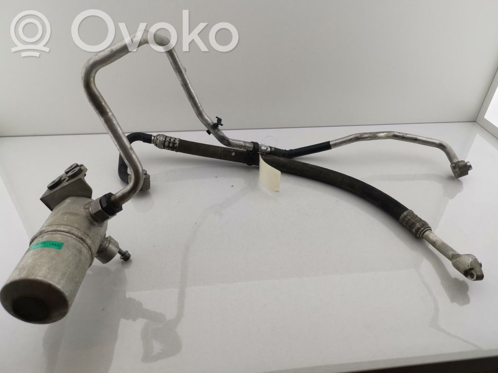 Ilmastointilaitteen putki (A/C)   8Z0260707N