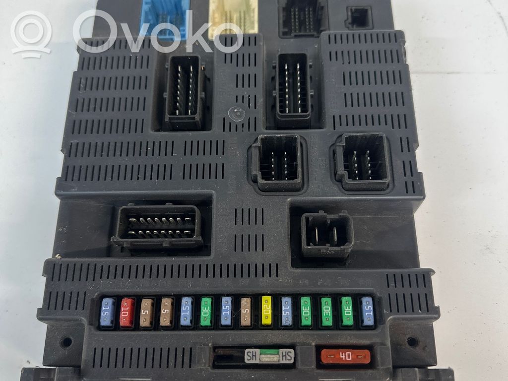 Peugeot 308 Fuse module 