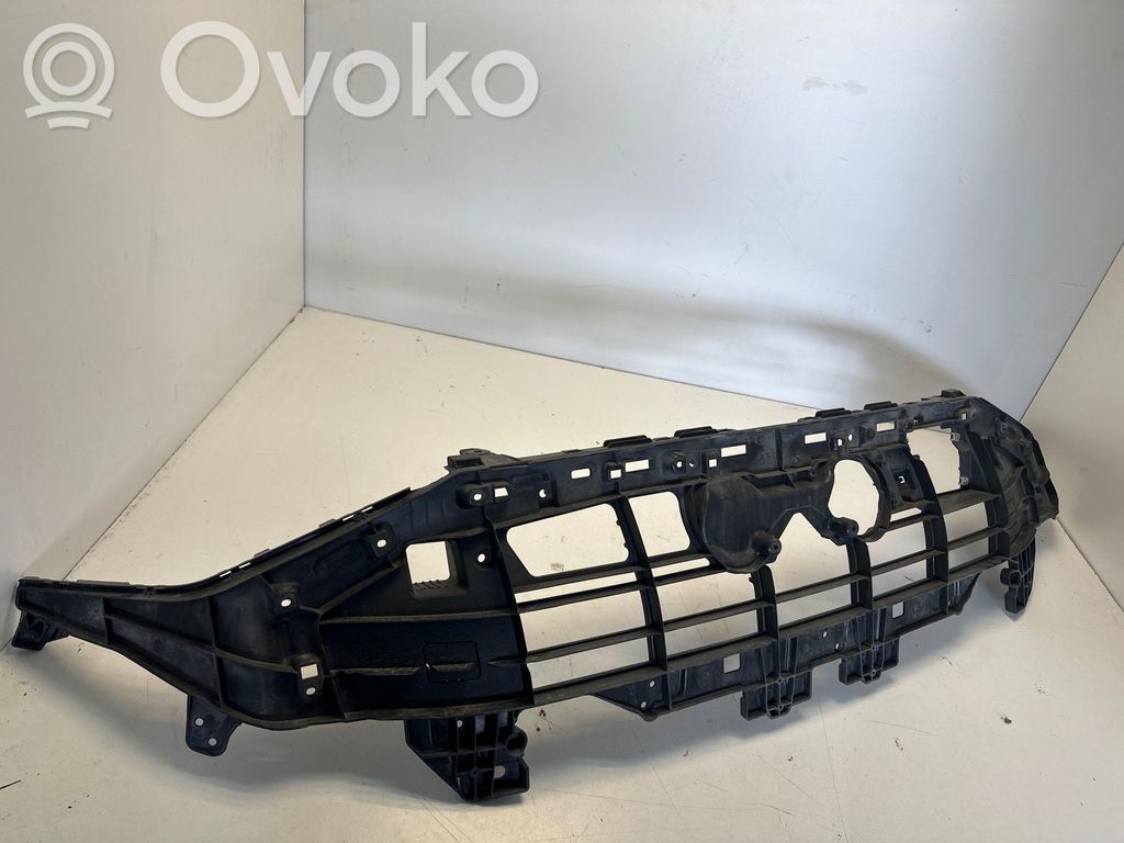 Audi e-tron Front bumper upper radiator grill 