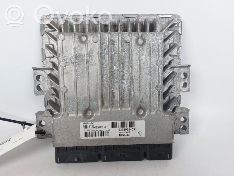 Dacia Duster Engine control unit/module 