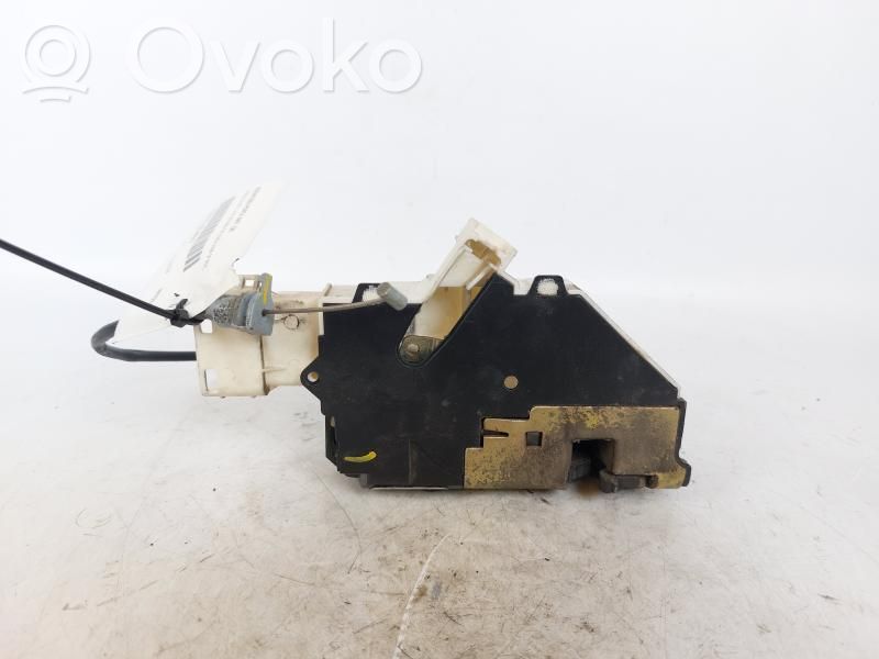 Citroen C4 I Priekšpusē slēdzene 