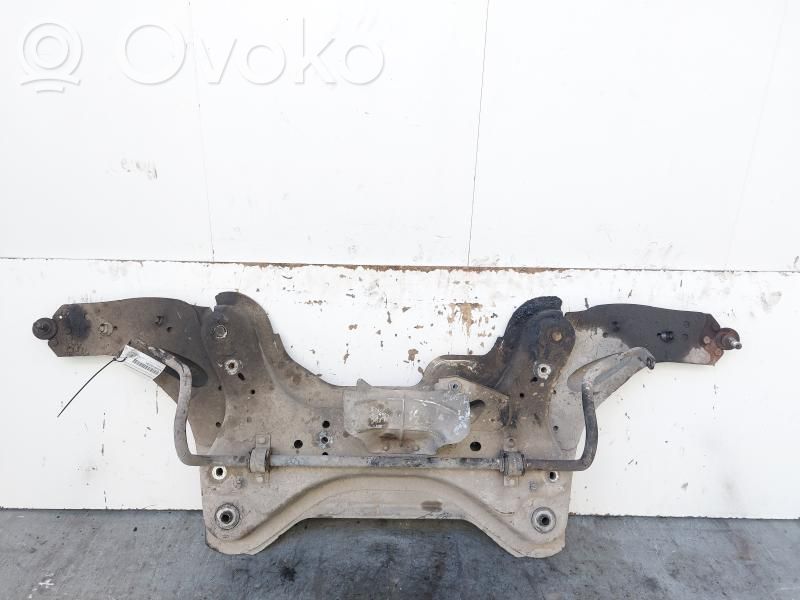 Opel Vivaro Priekinis traversas 