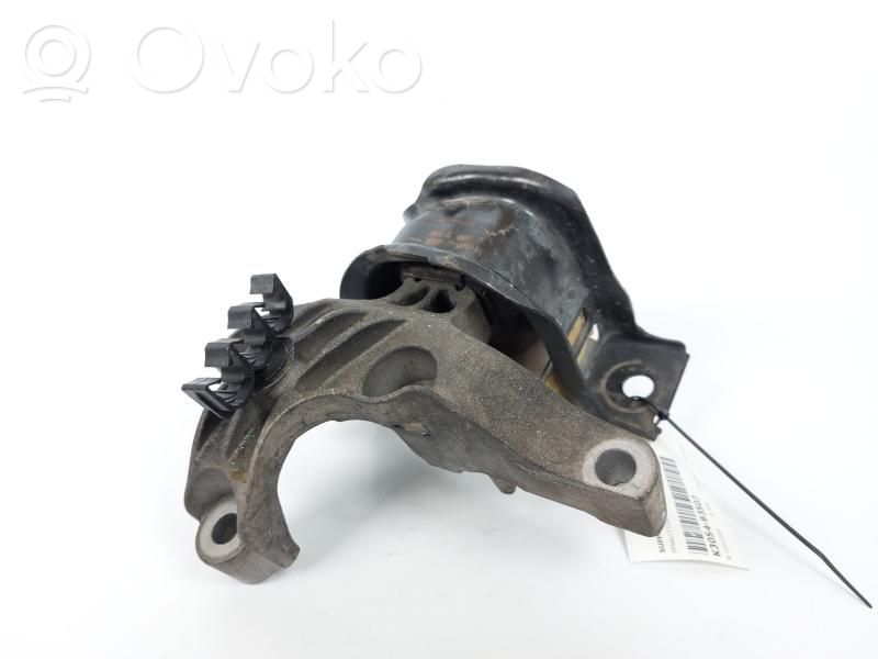 Renault Clio IV Engine mount bracket 