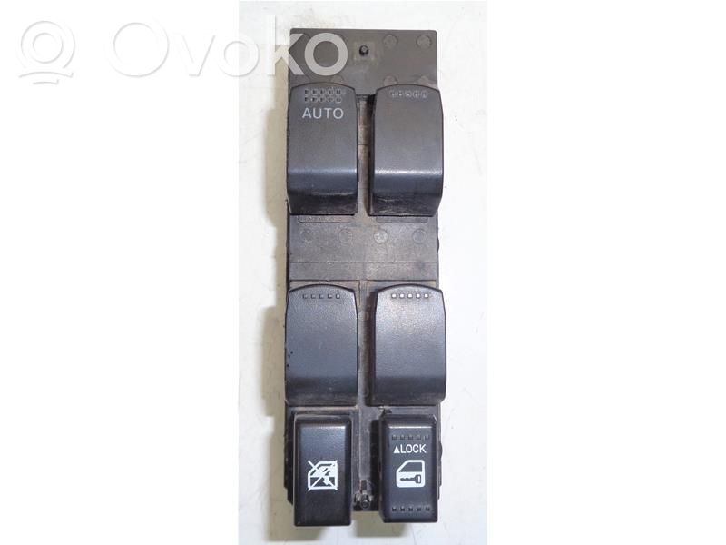 Suzuki SX4 Electric window control switch 