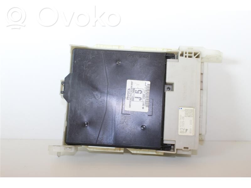 Toyota iQ Module de fusibles 