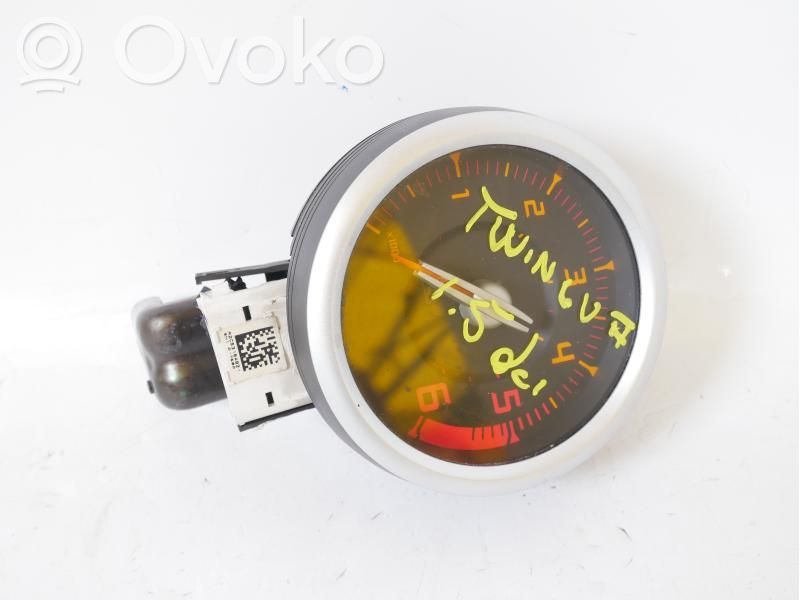 Renault Twingo II Geschwindigkeitsmesser Cockpit 
