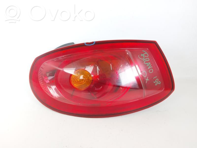 Fiat Bravo Aizmugurējais lukturis virsbūvē 