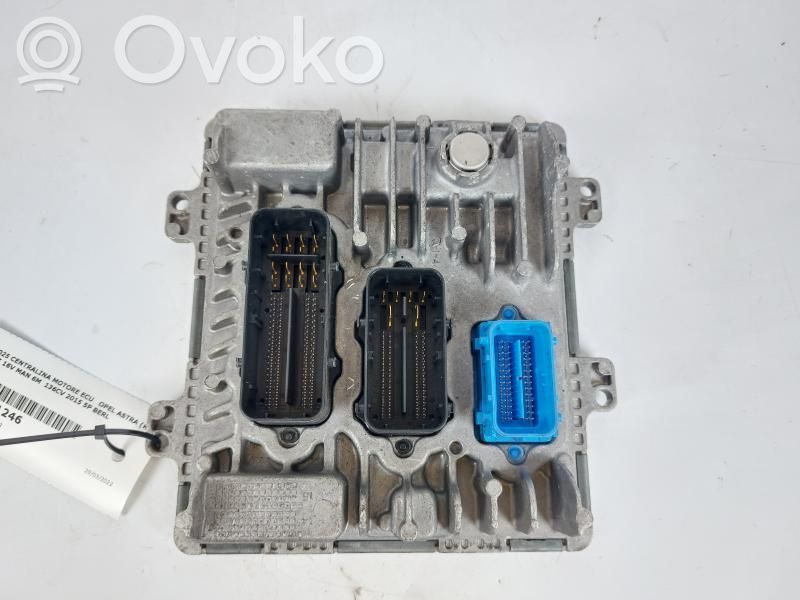 Opel Astra K Engine control unit/module 