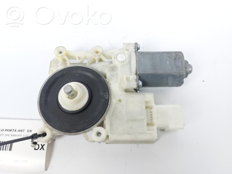 Opel Astra K Elektryczny podnośnik szyby drzwi przednich 