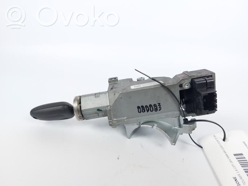 Opel Astra K Užvedimo spynelė 