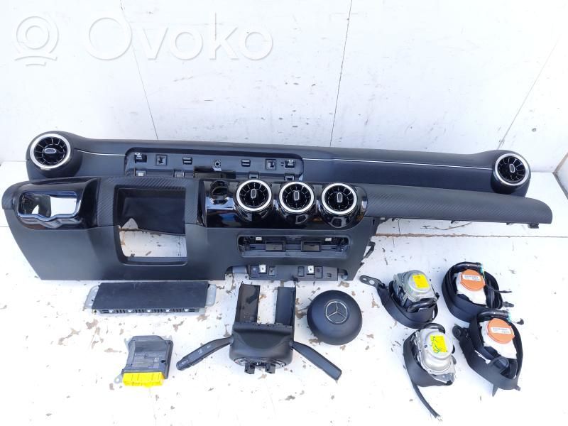 Mercedes-Benz CLA C118 X118 Set airbag con pannello 