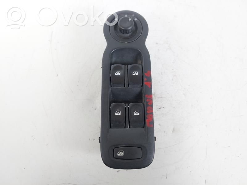Electric window control switch   8200379694A,8200379694A