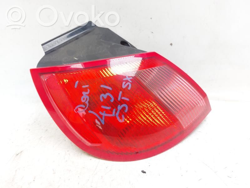 Mitsubishi Colt Aizmugurējais lukturis virsbūvē 