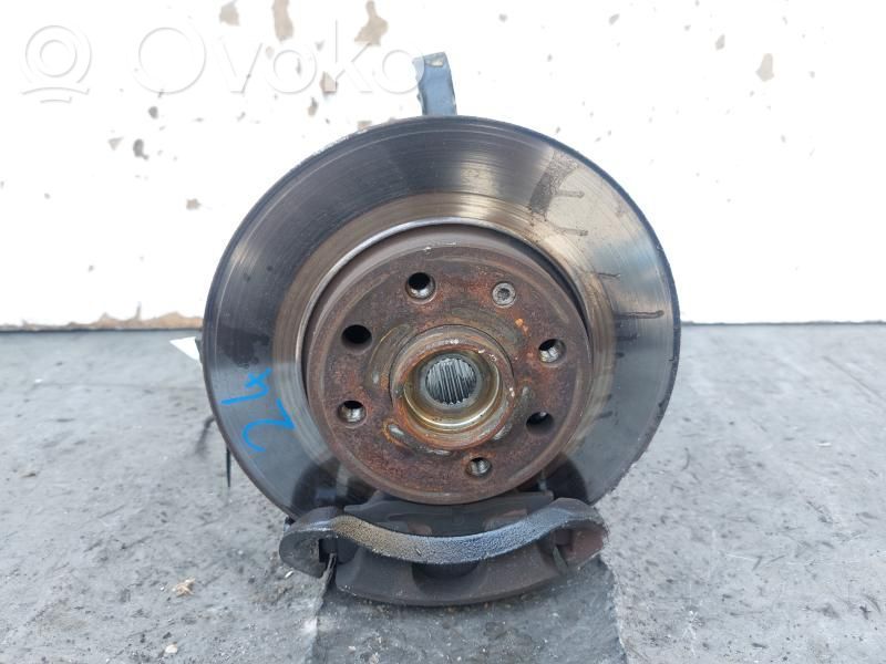 Opel Corsa C Etuakselin pyöräntuenta