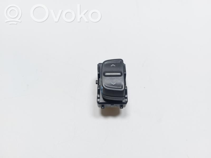 Dacia Sandero II Electric window control switch 