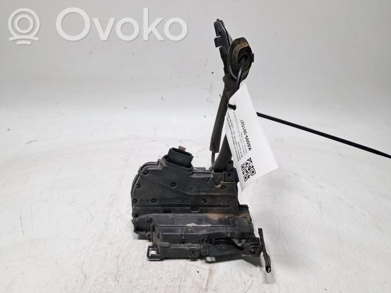 Renault Captur Front door lock 