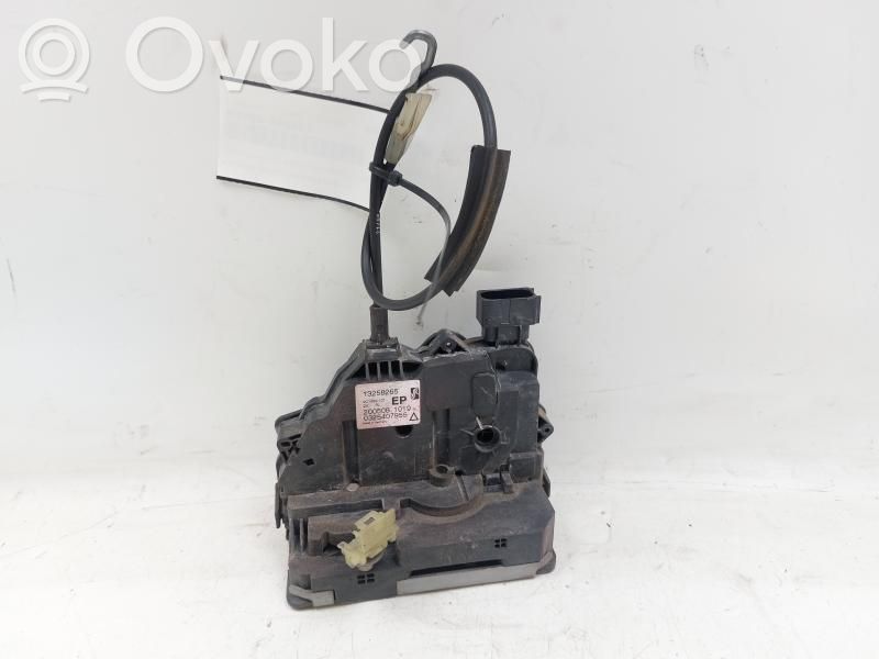 Opel Corsa D Rear door lock 