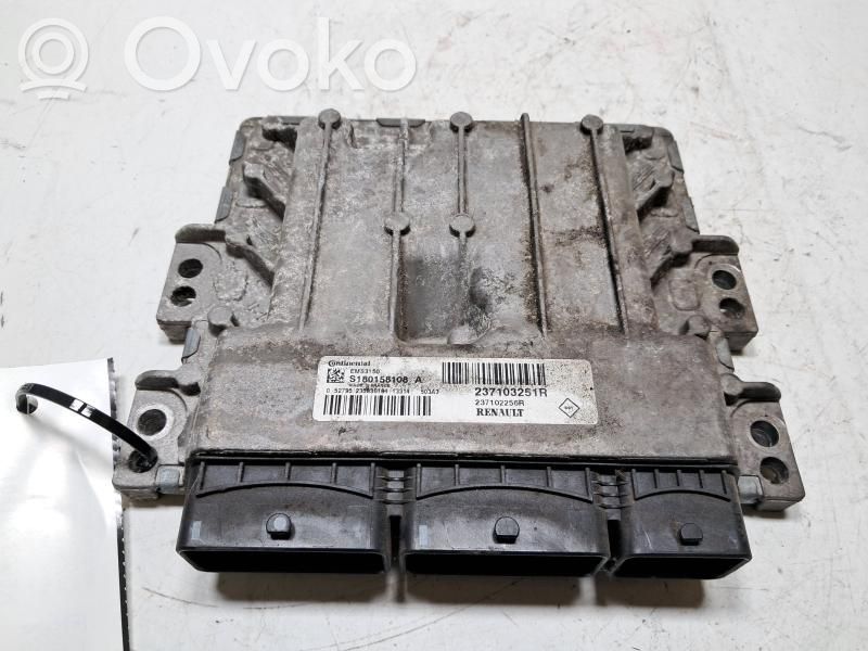 Renault Megane III Engine control unit/module 