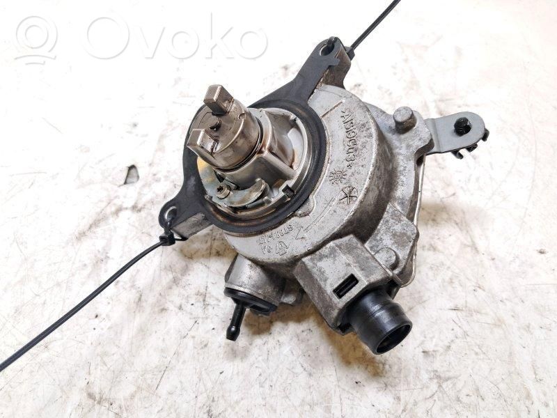 Ford Fiesta Bomba de vacío 