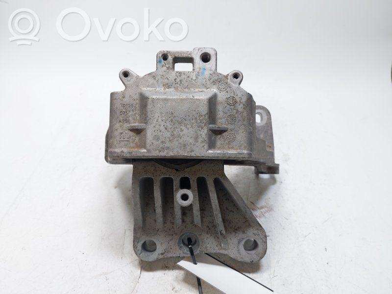 Engine mount bracket   52129596,00521295960