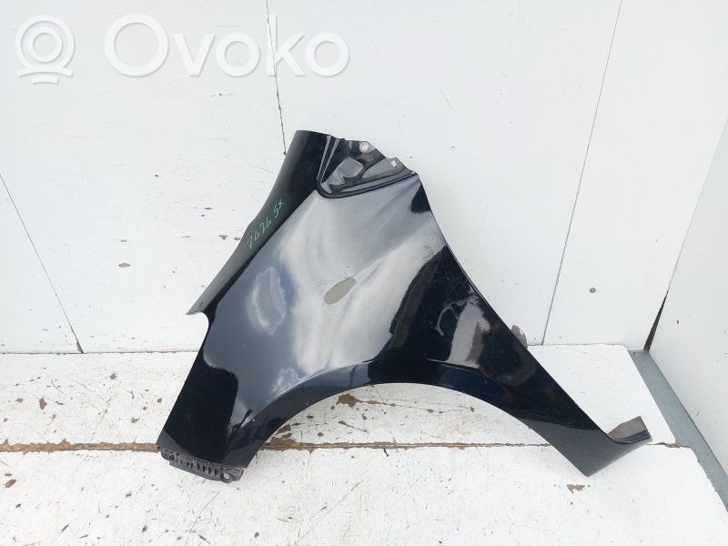 Toyota Yaris Revestimiento de la esquina del parachoques trasero 