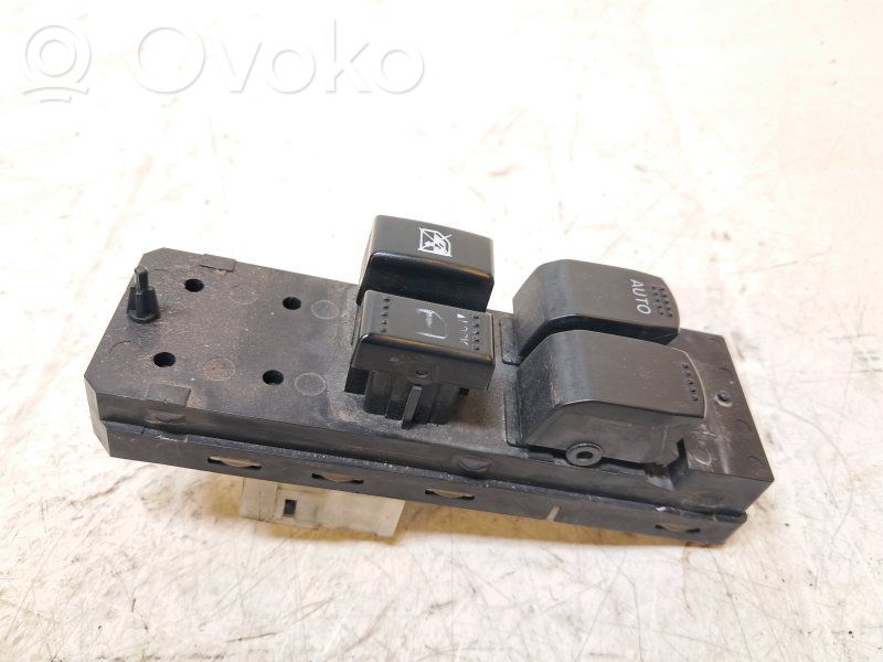 Suzuki SX4 Electric window control switch 