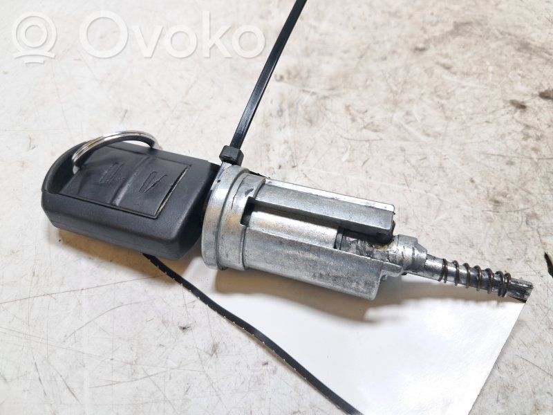Opel Corsa D Užvedimo spynelė 