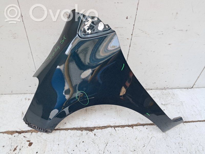 Toyota Yaris Revestimiento de la esquina del parachoques trasero 