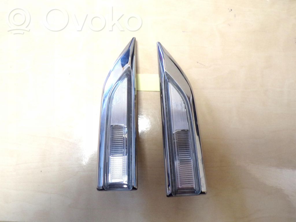 Seitenblinker   7E0949102A