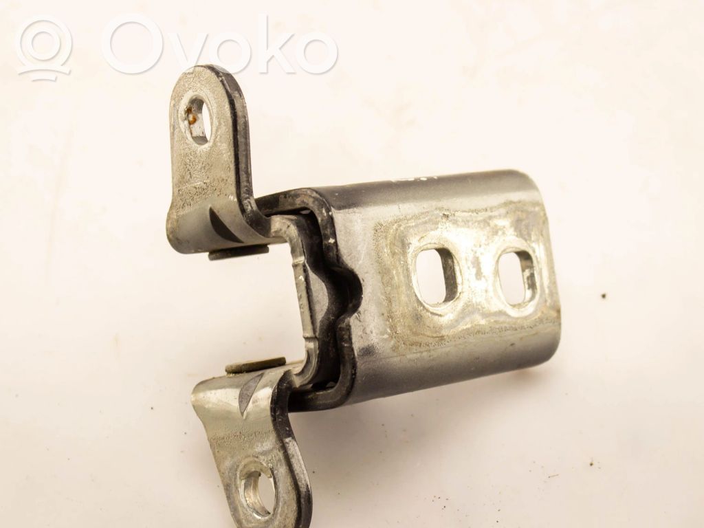Front door upper hinge   880AC