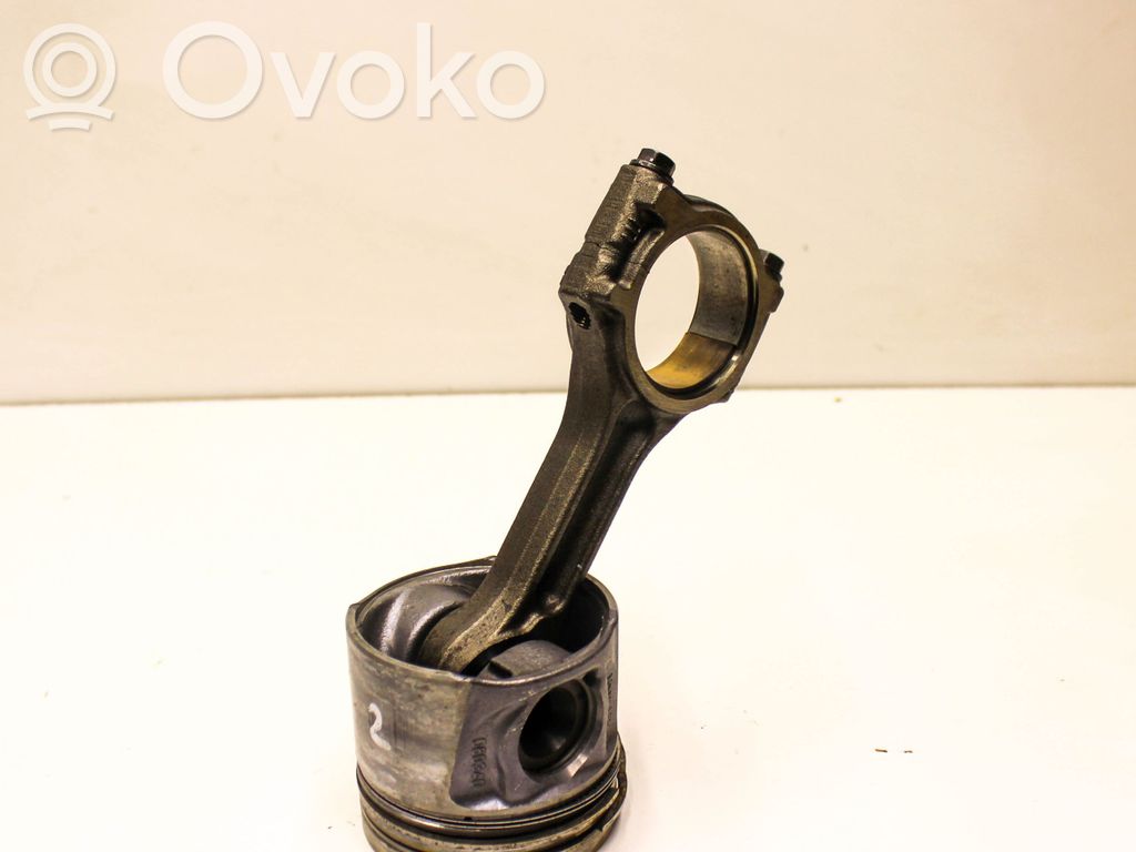 Opel Vivaro Piston 