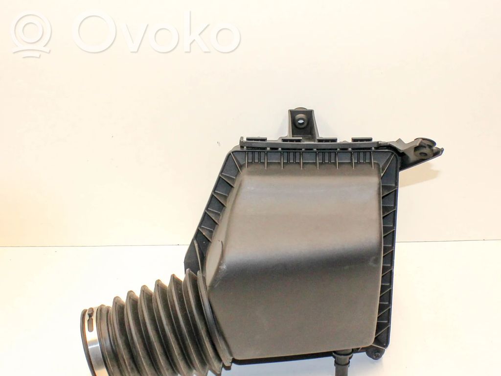 Chrysler Pacifica Air filter box 