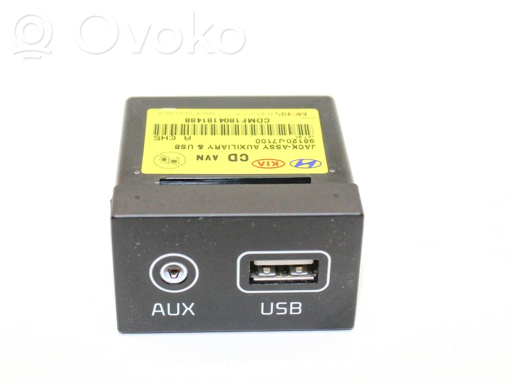 KIA Ceed Enchufe conector entrada auxiliar 