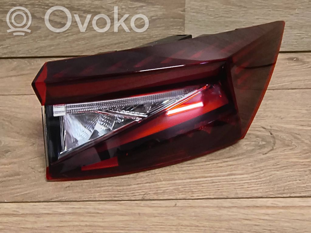 Skoda Enyaq iV Lampă spate în caroserie 