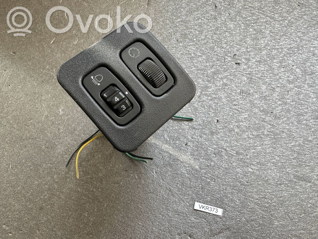 Mitsubishi Pajero Interruptor de control de altura del faro delantero 