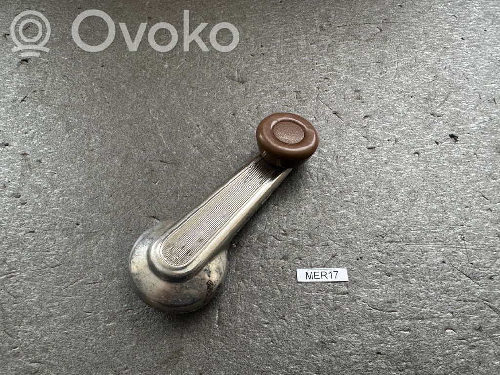 Nissan Patrol 160 Manetă macara ușă față 