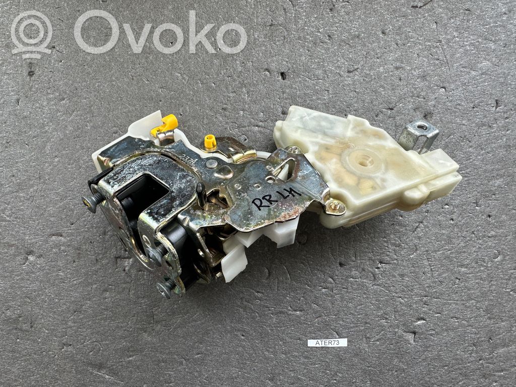 Nissan Terrano Zamek drzwi tylnych 